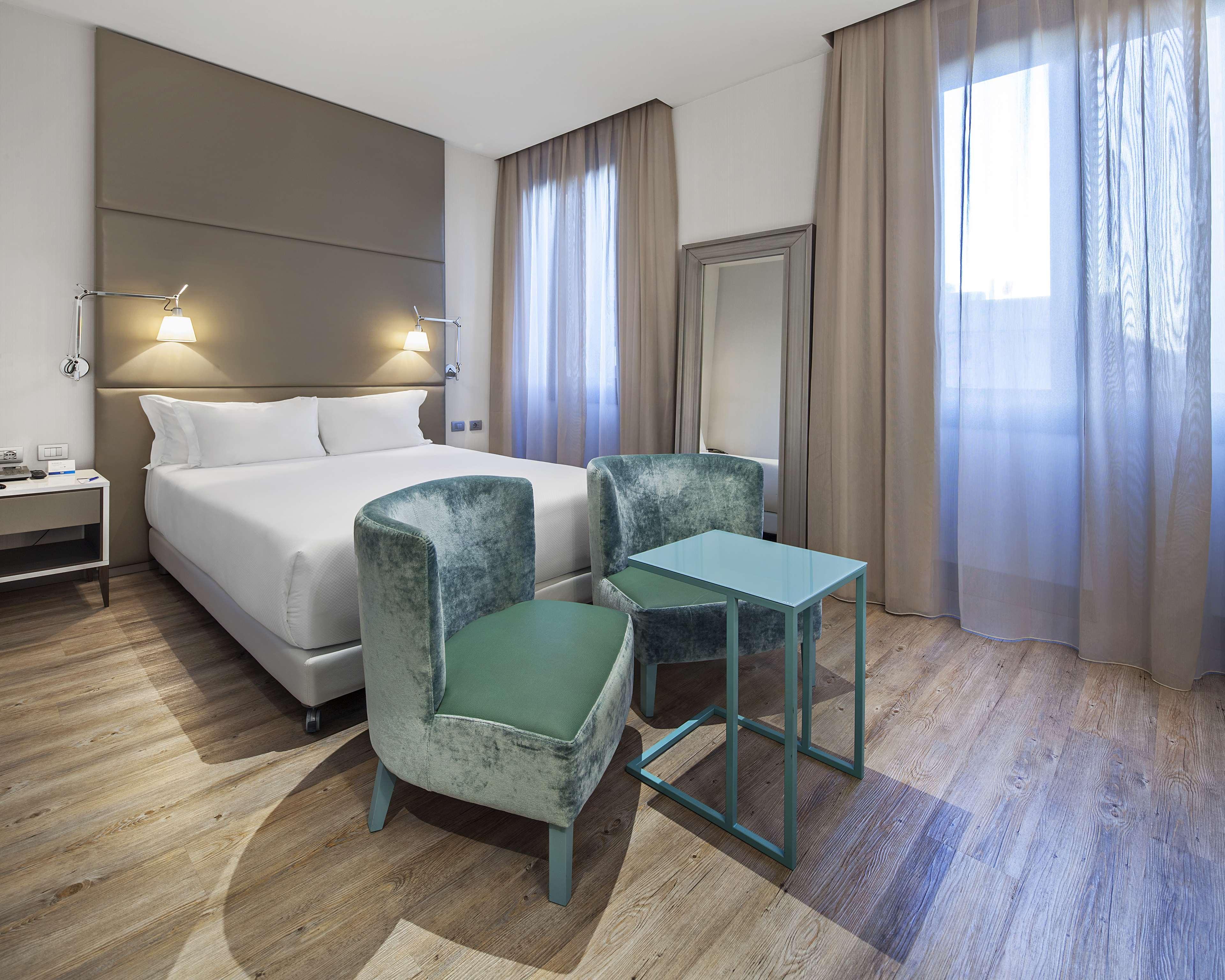 เอ็นเอช มิลาโน ทัวริ่ง Hotel มิลาน ภายนอก รูปภาพ