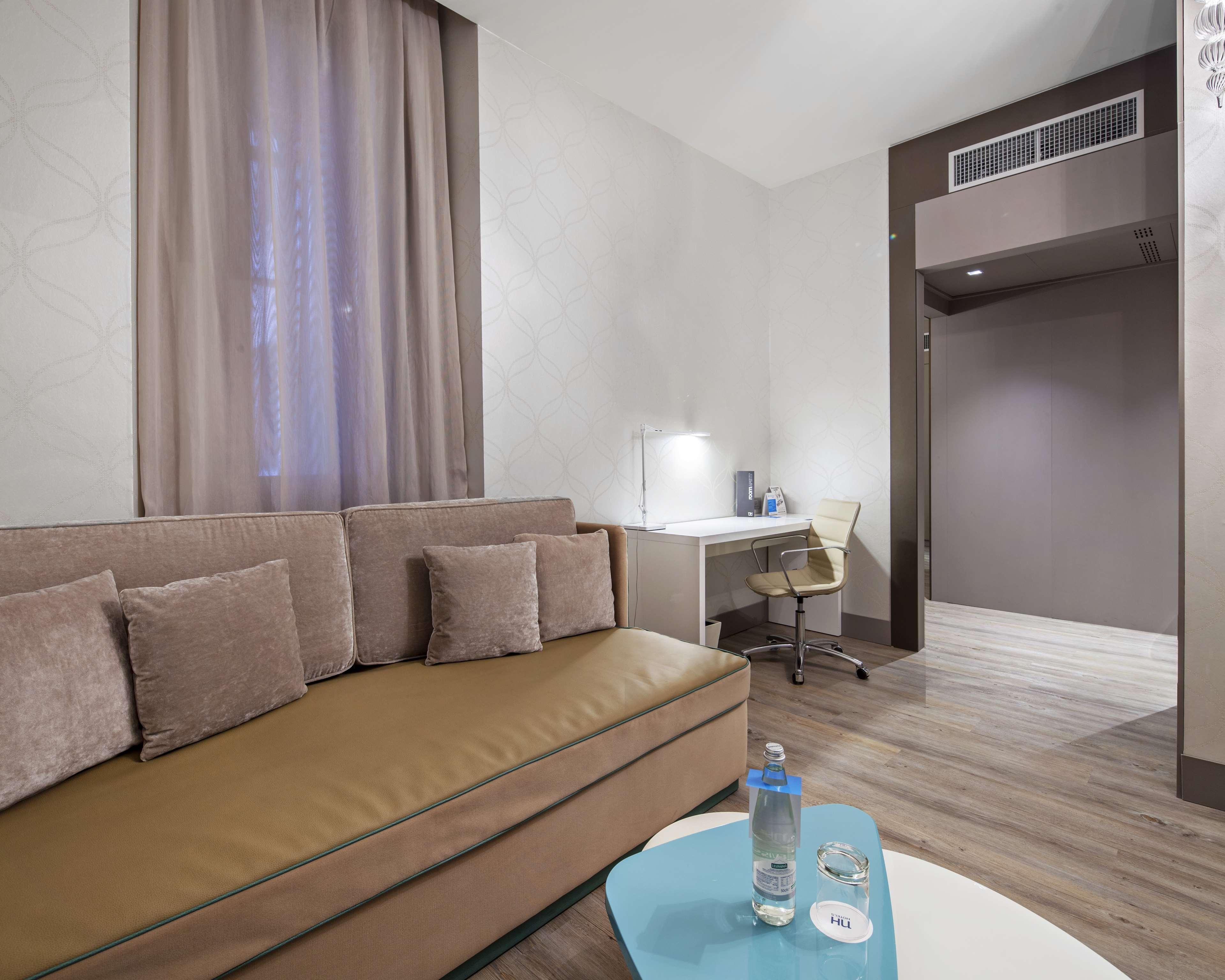 เอ็นเอช มิลาโน ทัวริ่ง Hotel มิลาน ภายนอก รูปภาพ