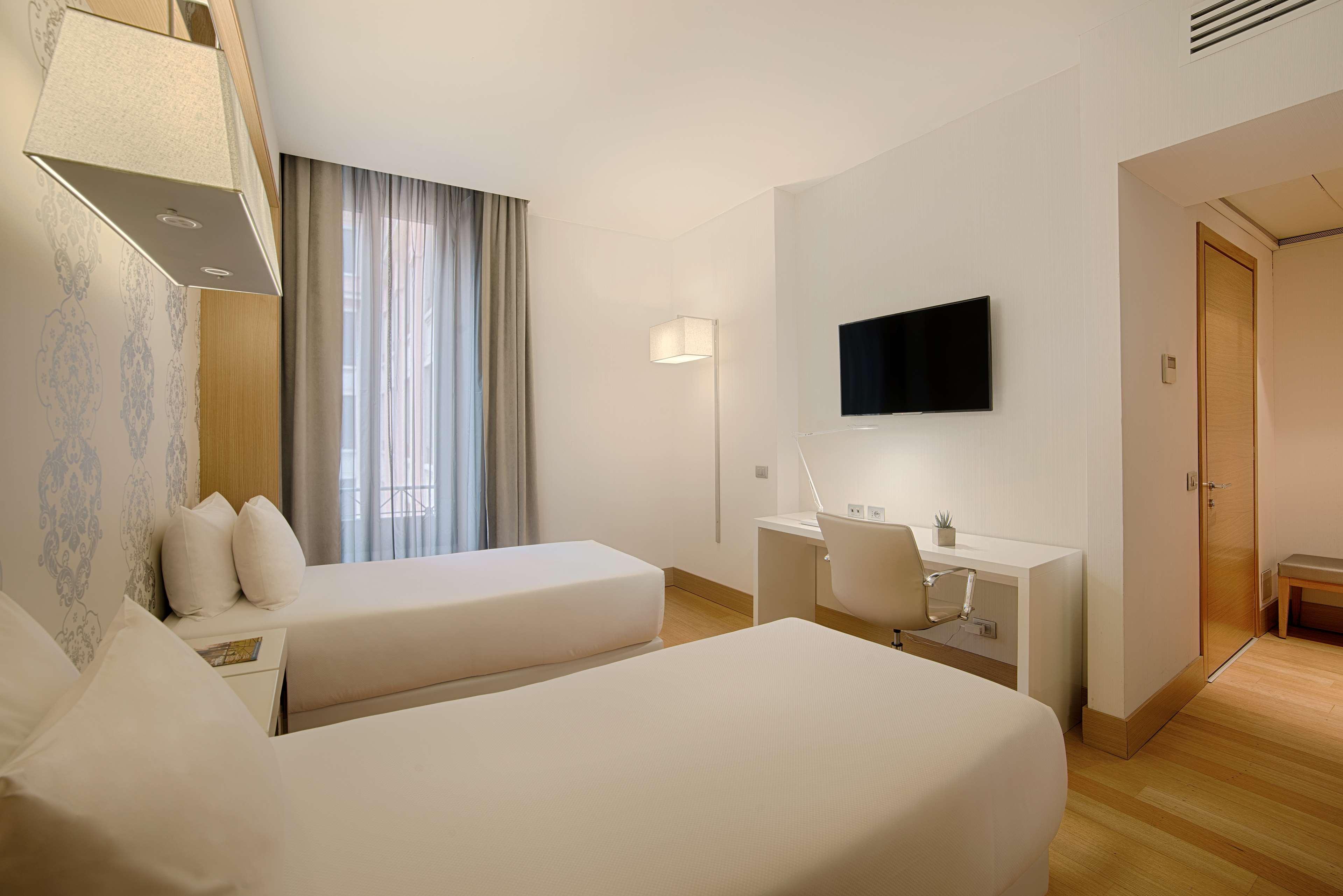 เอ็นเอช มิลาโน ทัวริ่ง Hotel มิลาน ภายนอก รูปภาพ