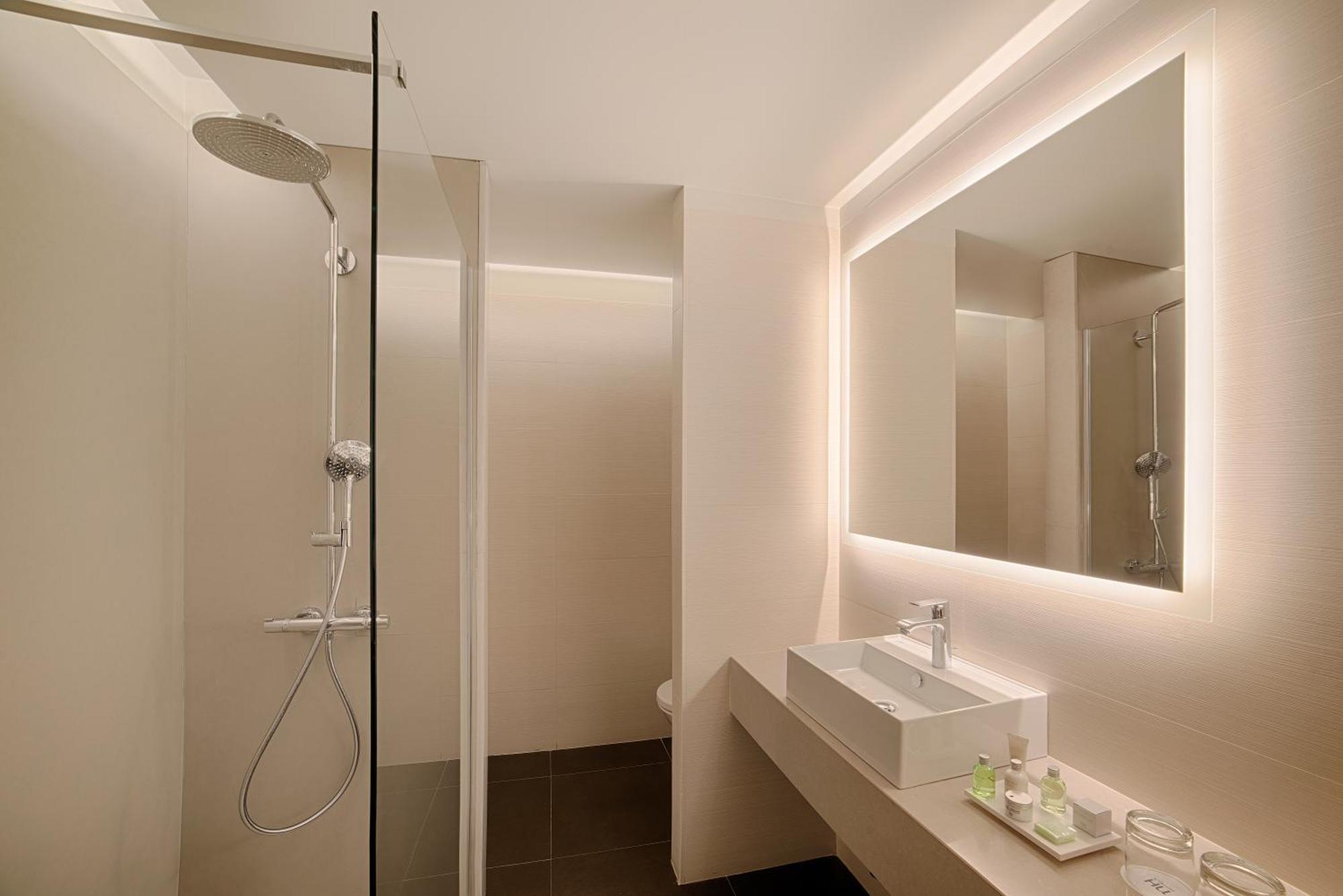 เอ็นเอช มิลาโน ทัวริ่ง Hotel มิลาน ภายนอก รูปภาพ