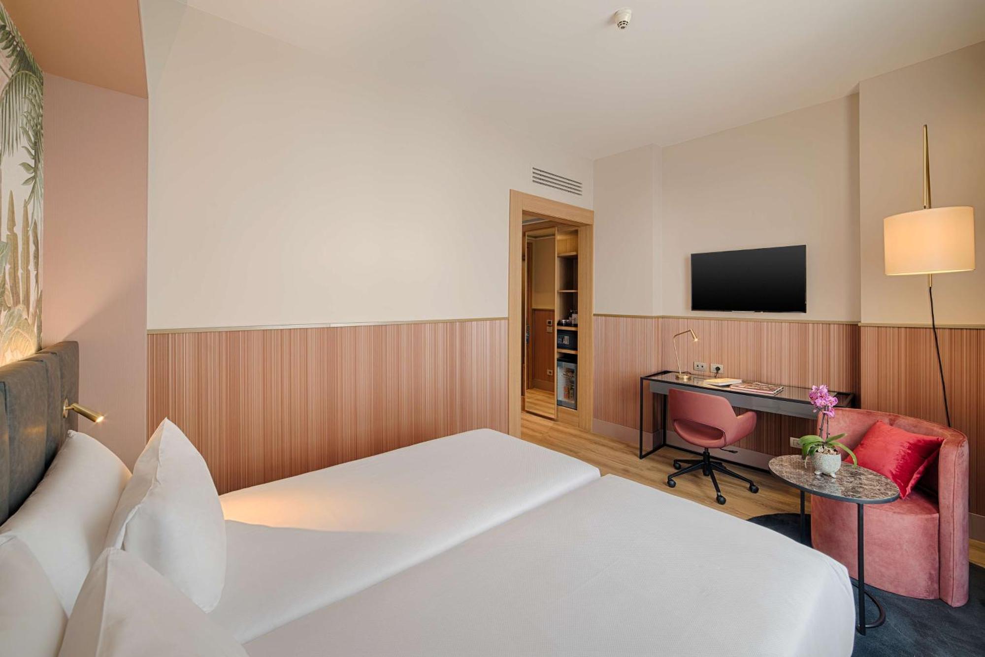 เอ็นเอช มิลาโน ทัวริ่ง Hotel มิลาน ภายนอก รูปภาพ